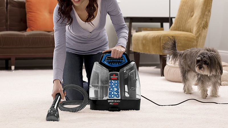 Limpiador de manchas en alfombras Bissell SpotClean | $75 | AmazonFoto: Amazon